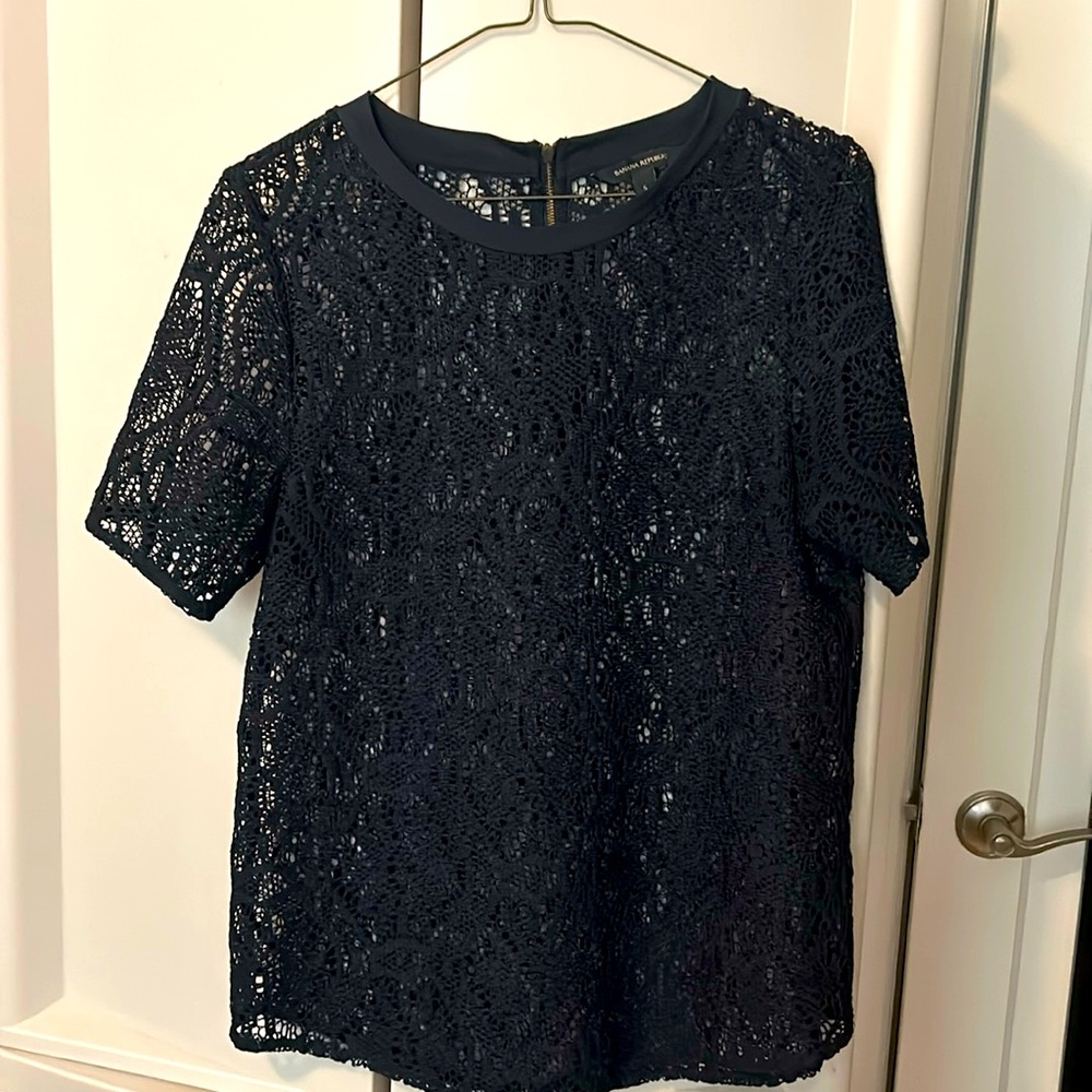 Banana Republic short sleeved lace shirt